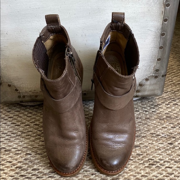 Frye Women's Grey Leather Ankle Boots - Picture 5 of 7